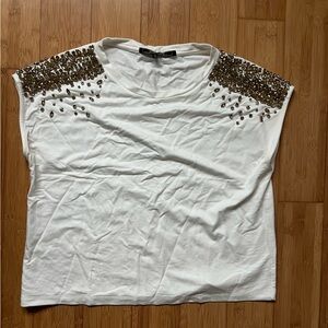 Elegant White Top with Gold Accents on Shoulder Size M